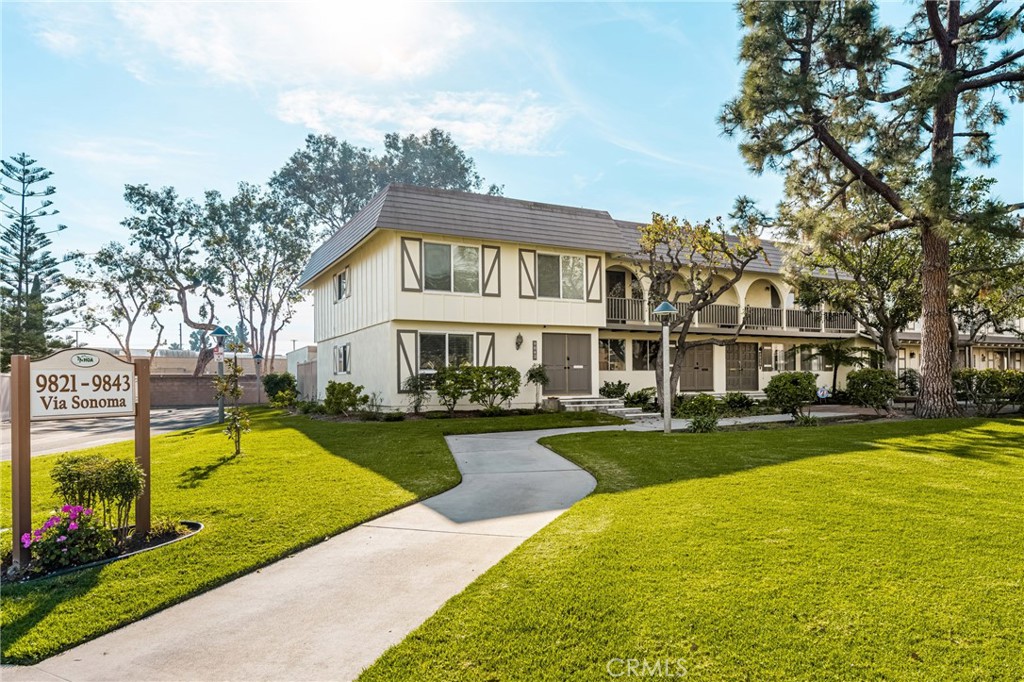 9841 Via Sonoma
