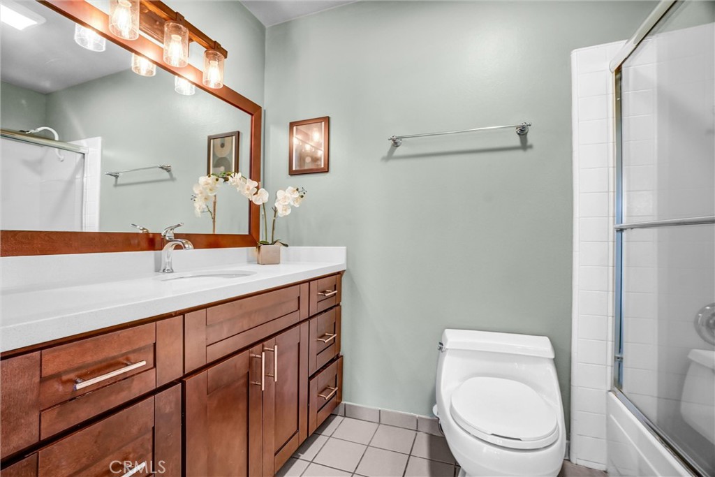 5552 Ridgebury Drive