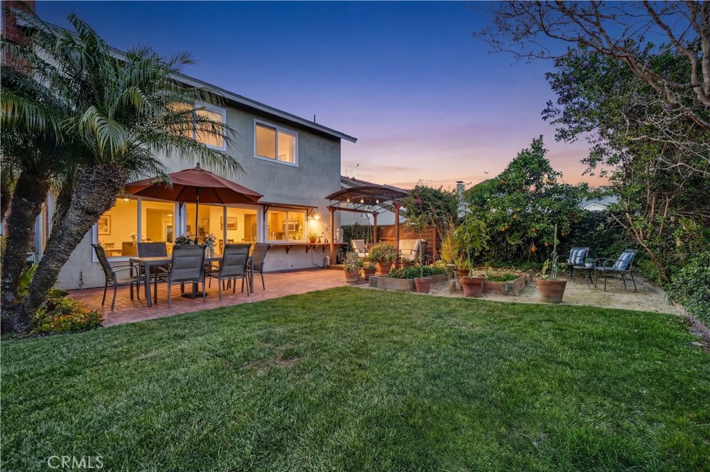 5552 Ridgebury Drive