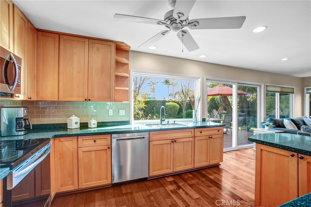 5552 Ridgebury Drive
