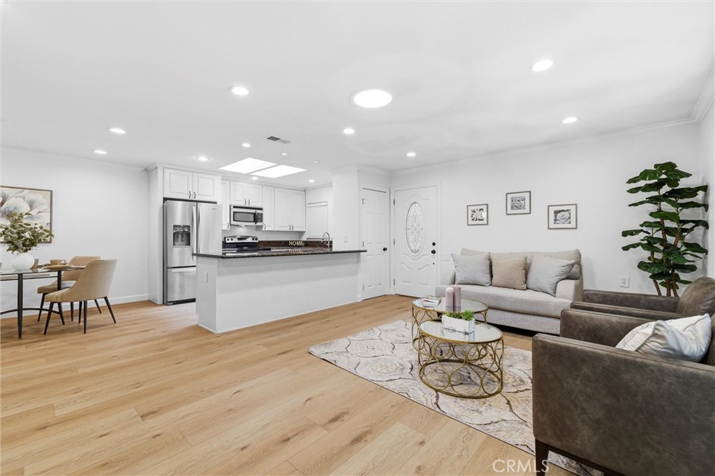 953 Avenida Carmel Q