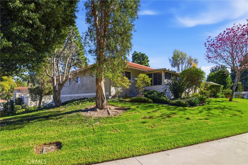 953 Avenida Carmel Q