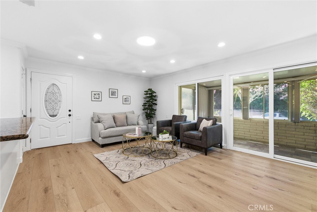 953 Avenida Carmel Q