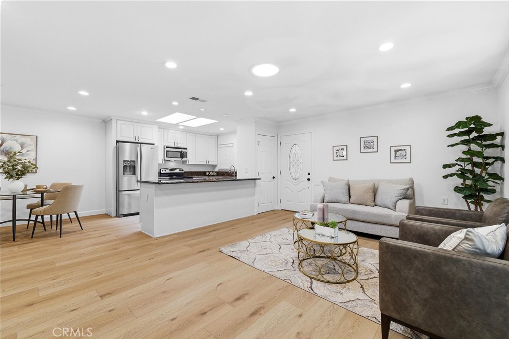 953 Avenida Carmel Q