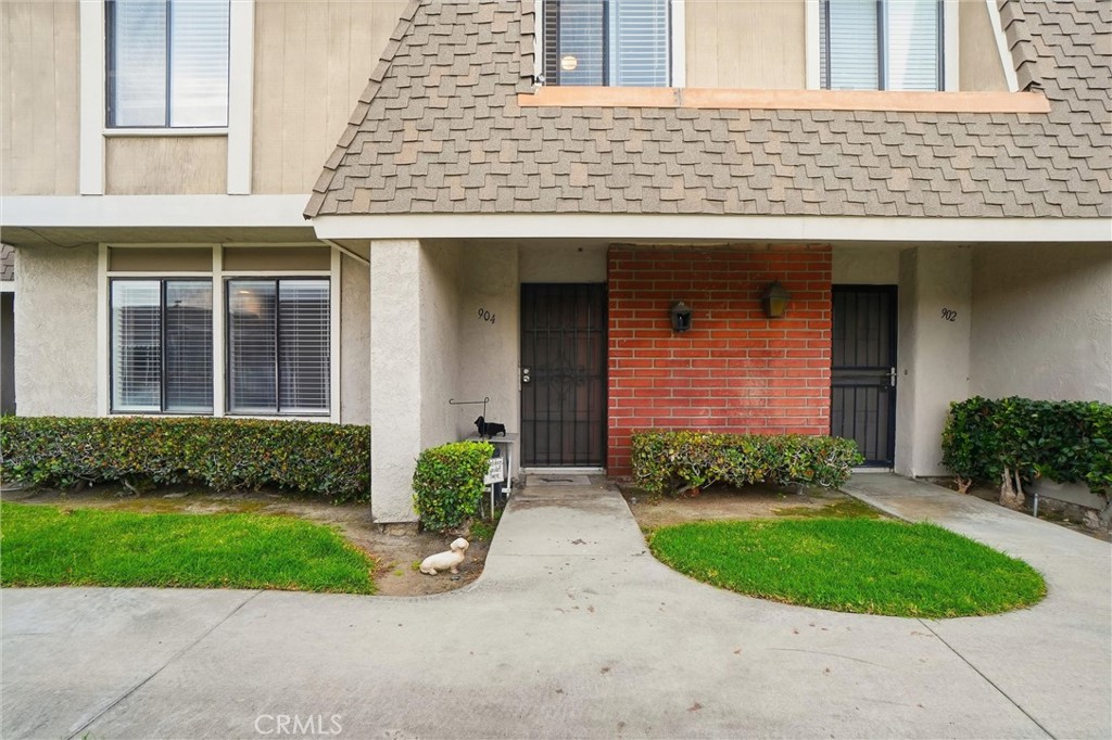 904 S Cornwall