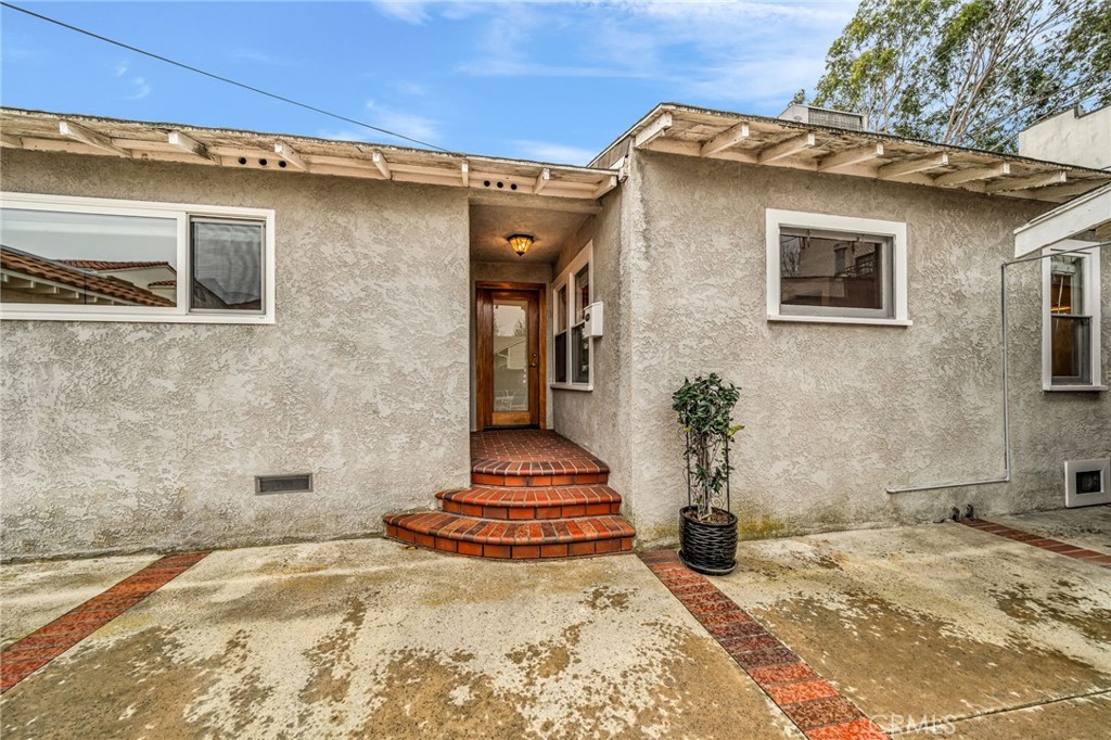 239 1/2 Coronado Avenue