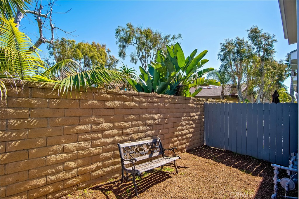 17082 Pacific Coast Highway 102