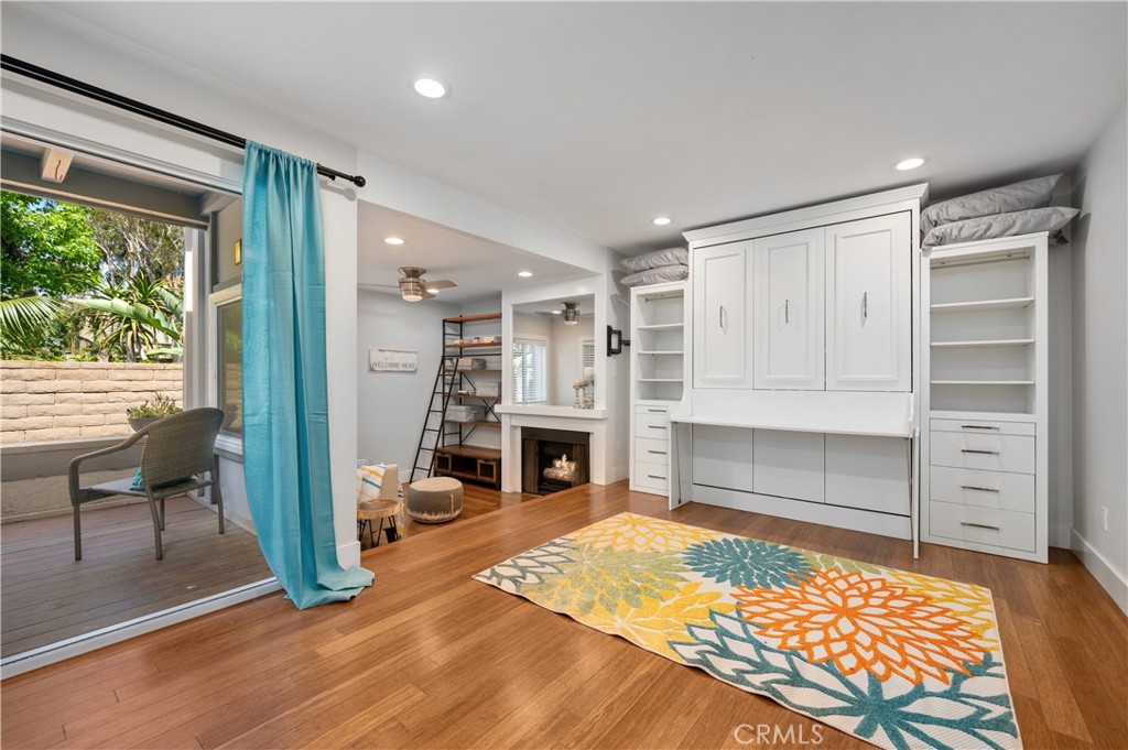 17082 Pacific Coast Highway 102