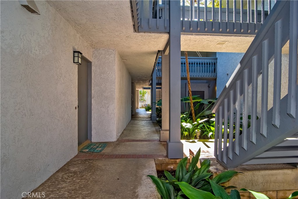 17082 Pacific Coast Highway 102