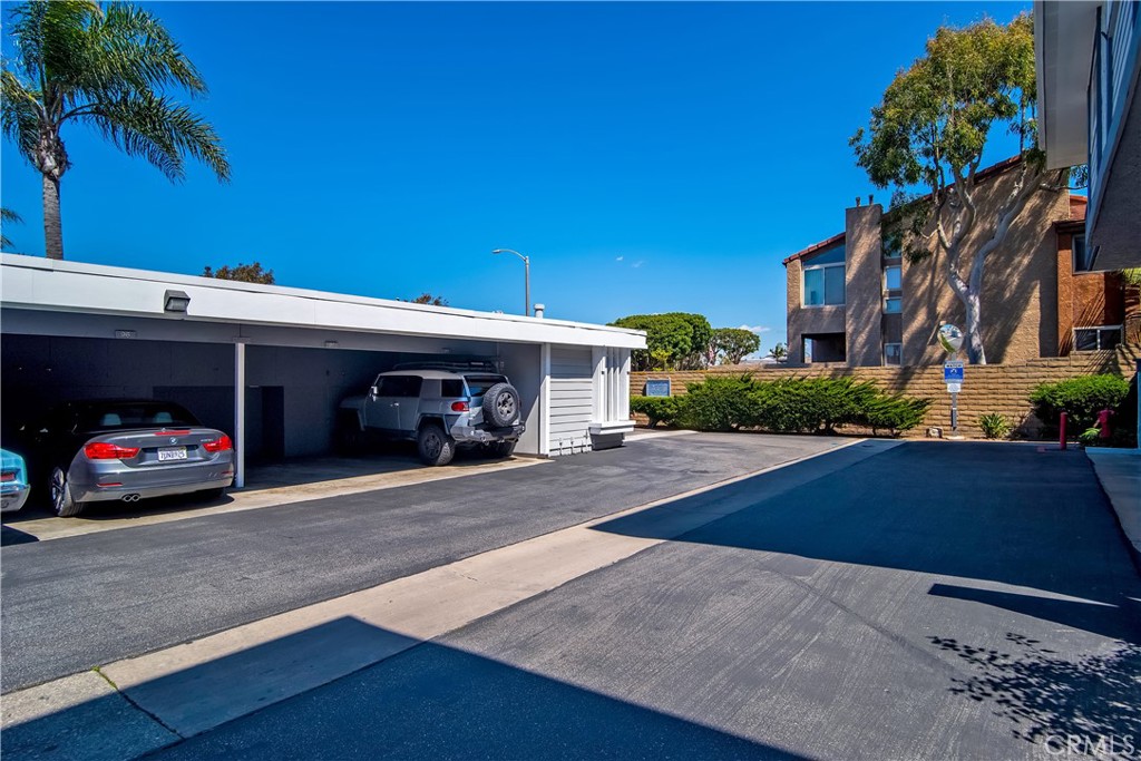 17082 Pacific Coast Highway 102