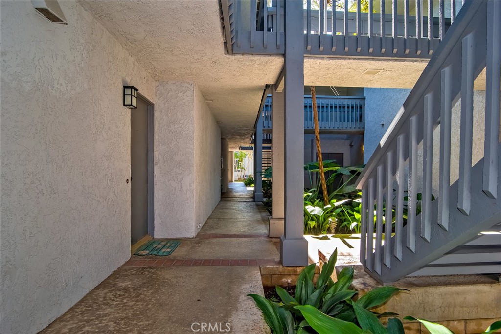 17082 Pacific Coast Highway 102