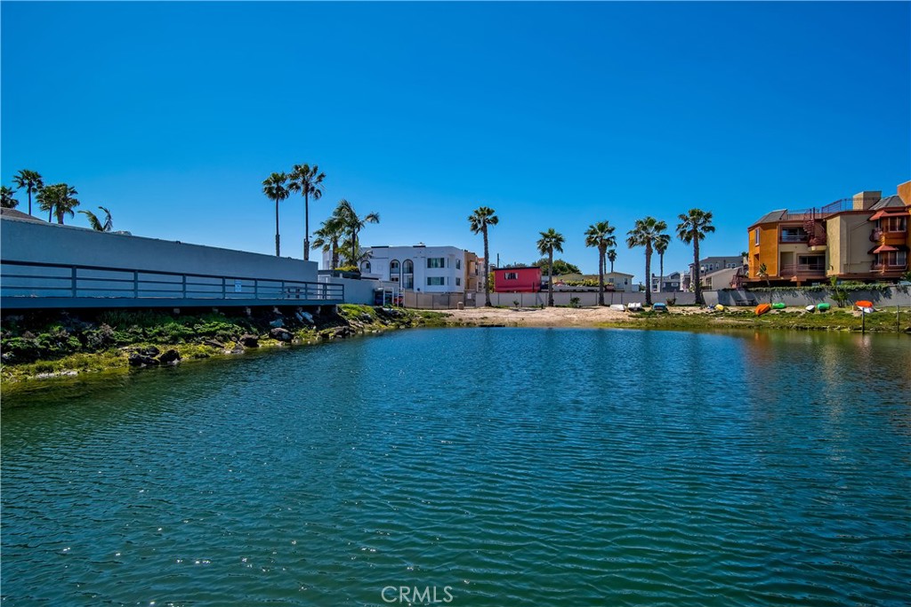 17082 Pacific Coast Highway 102