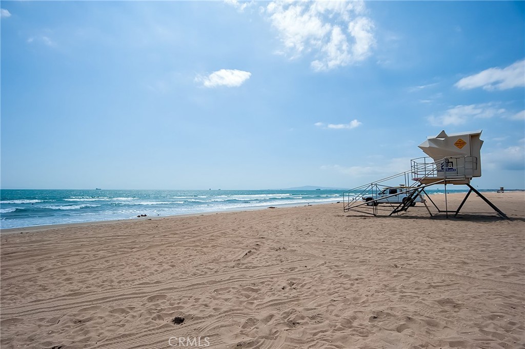 17082 Pacific Coast Highway 102