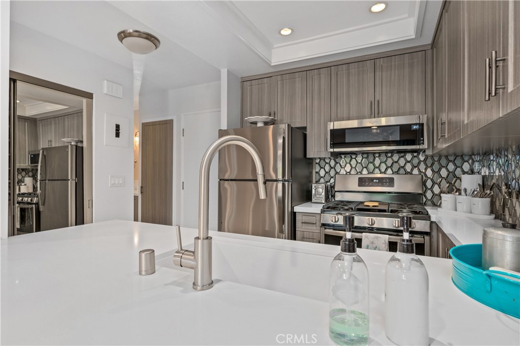 17082 Pacific Coast Highway 102