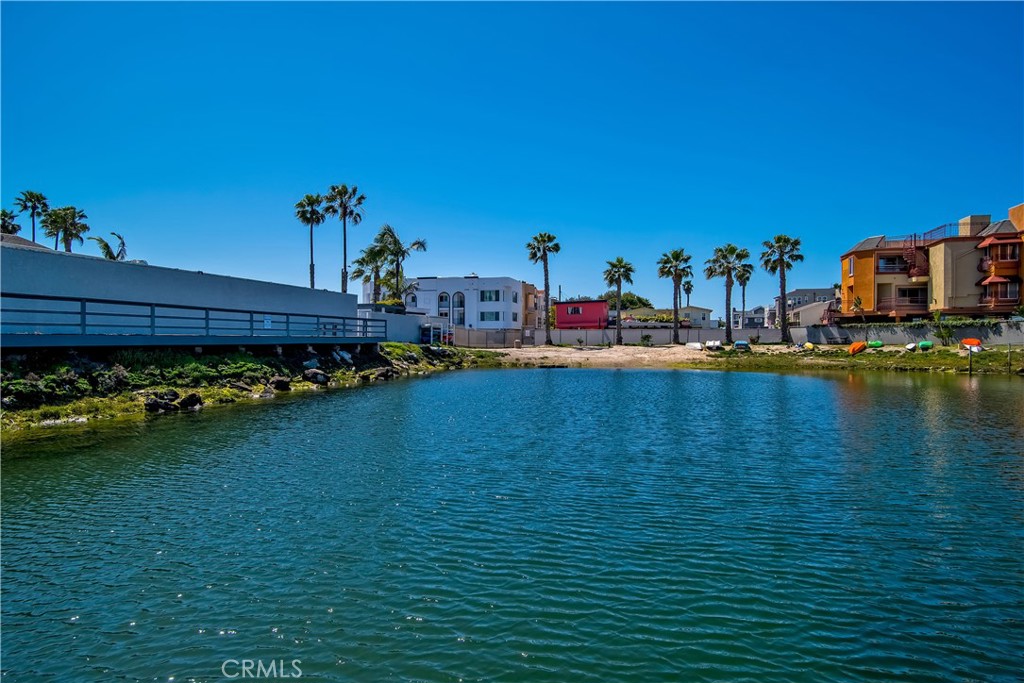 17082 Pacific Coast Highway 102