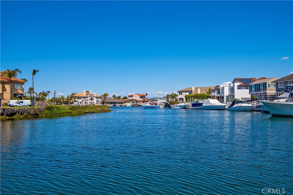 17082 Pacific Coast Highway 102