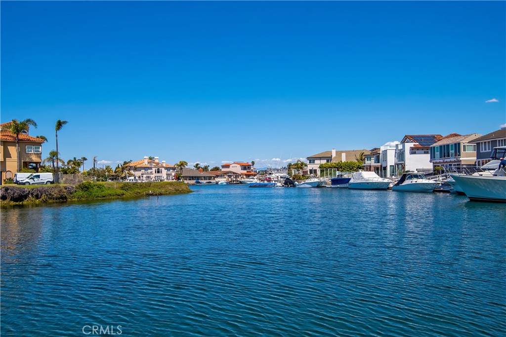 17082 Pacific Coast Highway 102