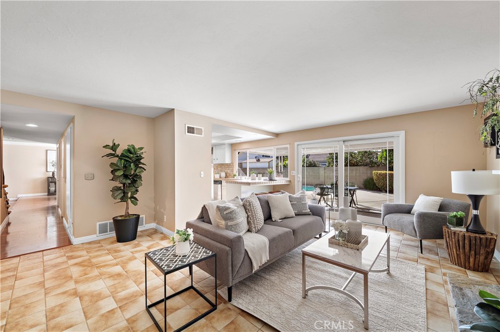 15731 Grey Oaks Street