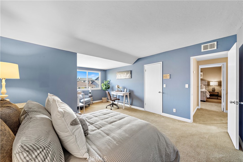 15731 Grey Oaks Street