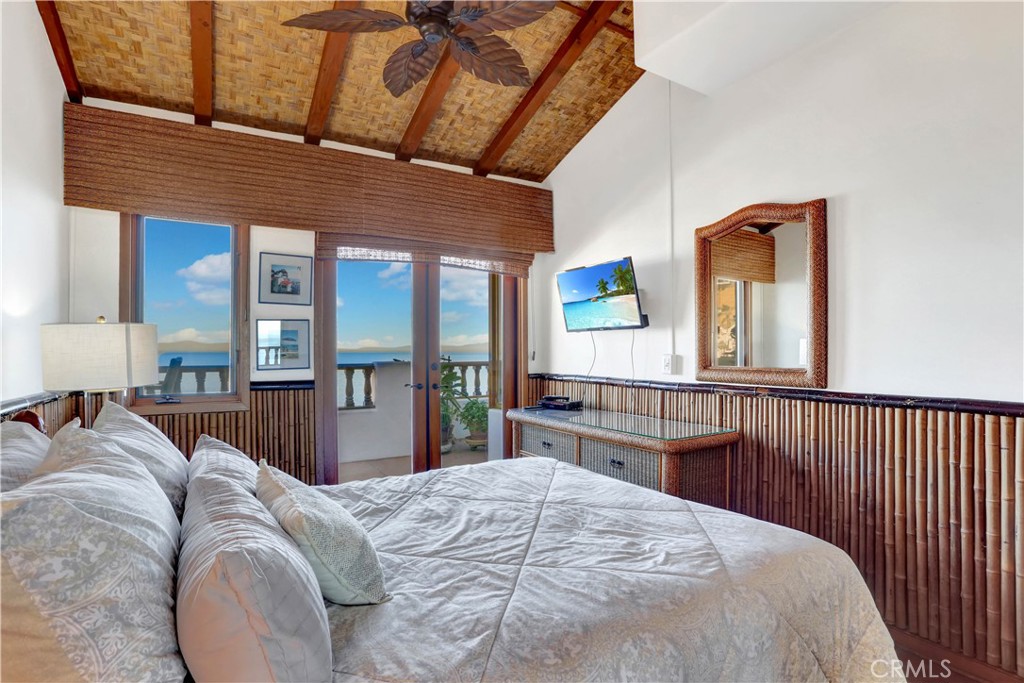 72 Camino De Flores 10