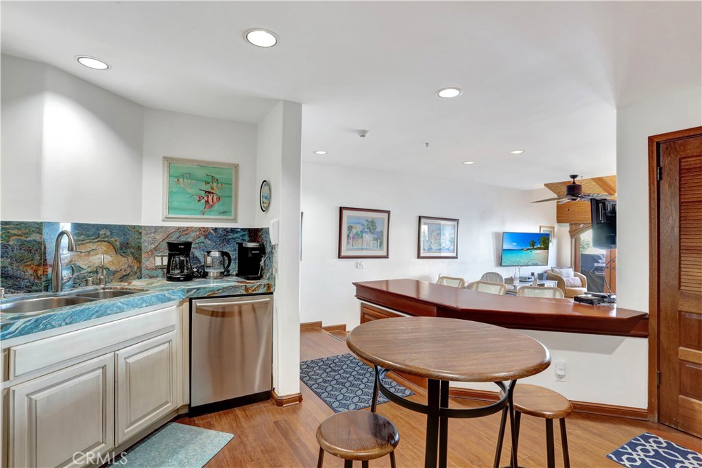 72 Camino De Flores 10