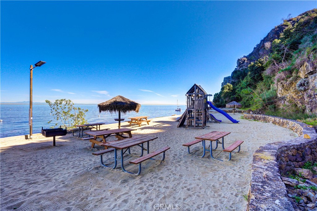 72 Camino De Flores 10