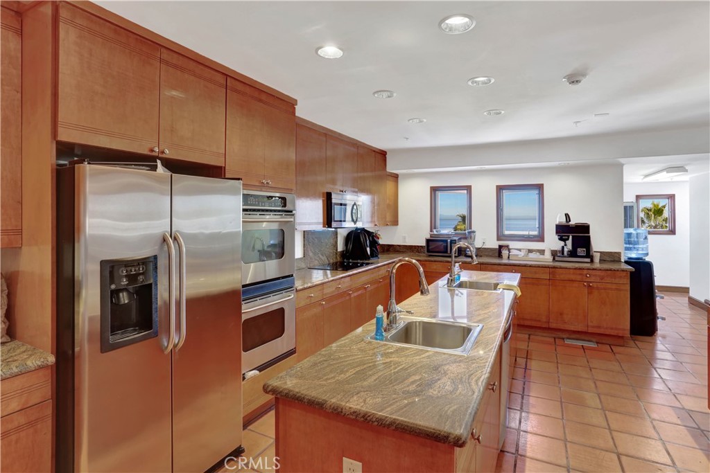 72 Camino De Flores 10