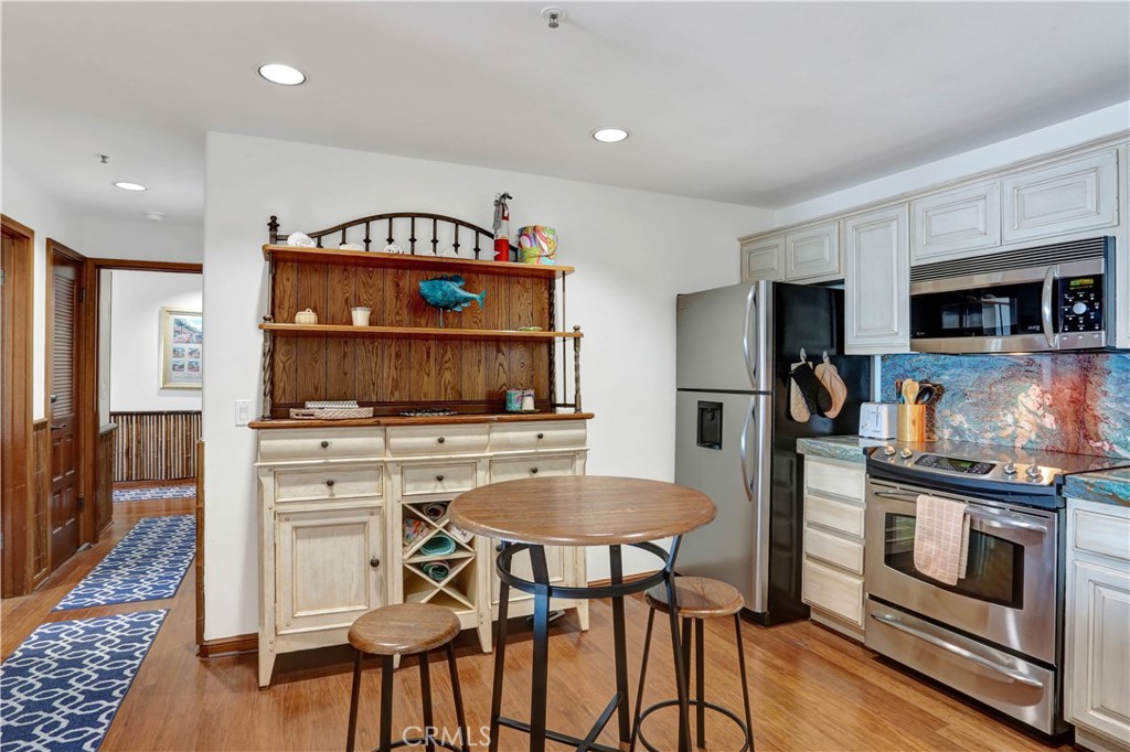 72 Camino De Flores 10