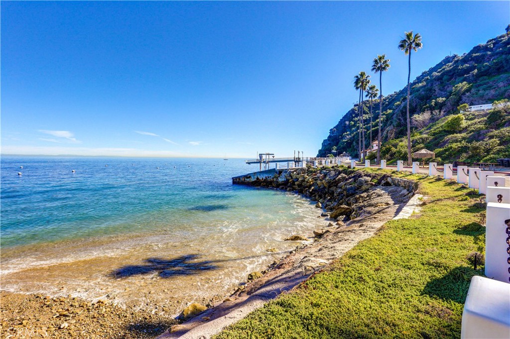 72 Camino De Flores 10