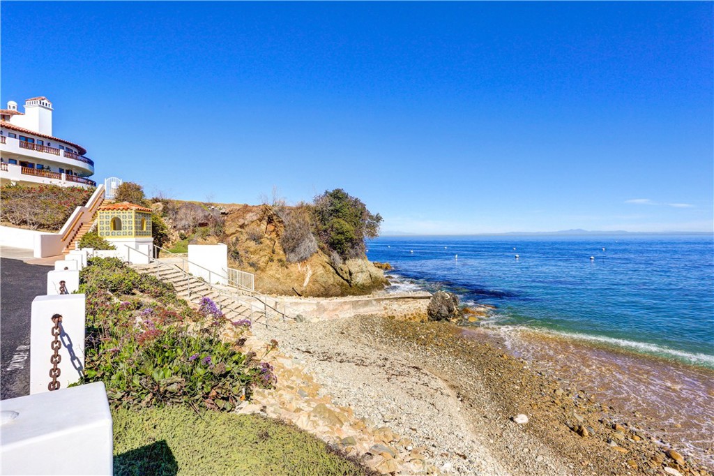 72 Camino De Flores 10