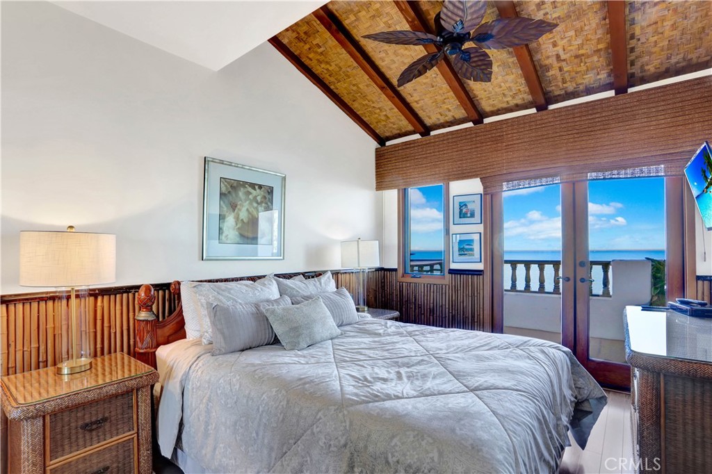 72 Camino De Flores 10