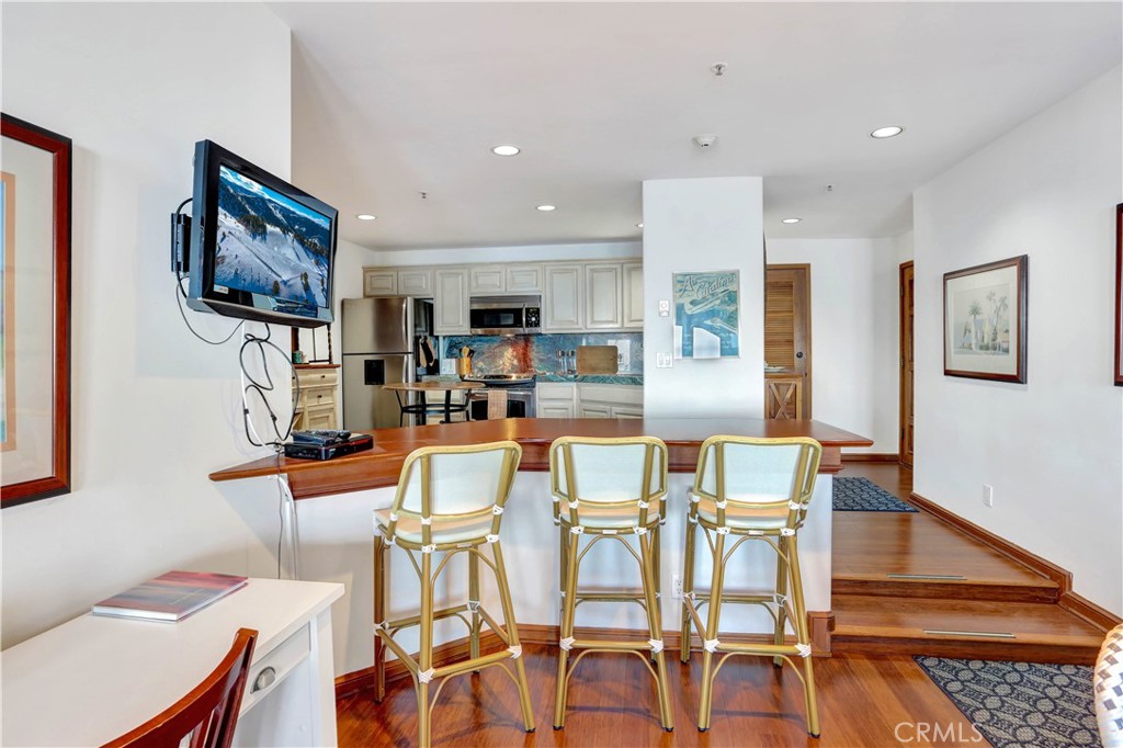 72 Camino De Flores 10