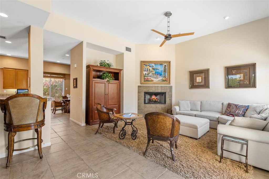 1228 Verdugo