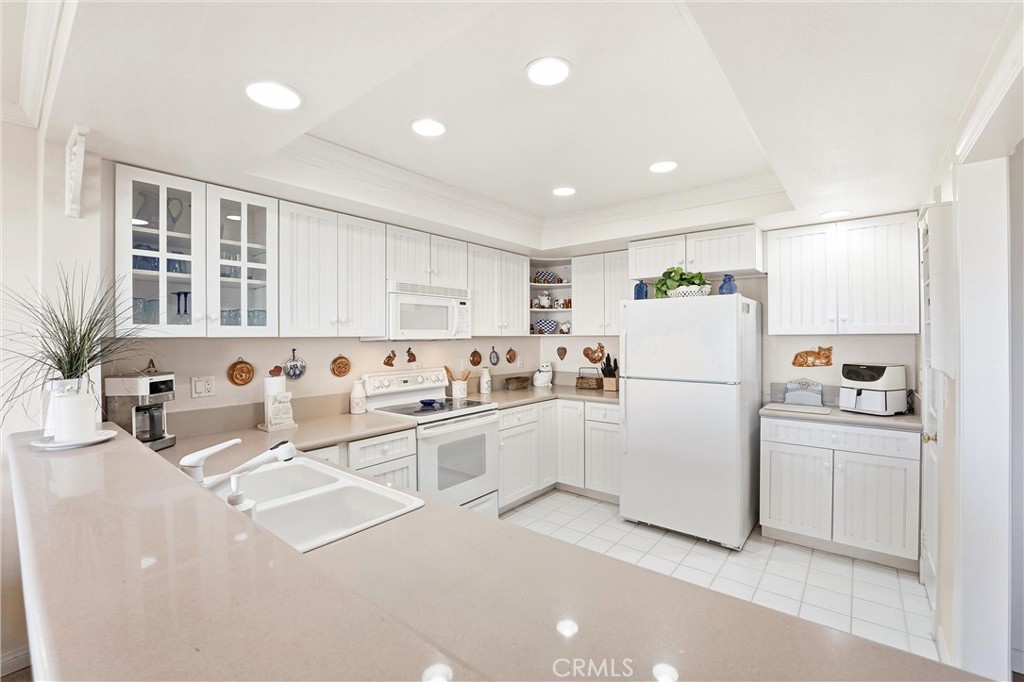 102 #C Calle Patricia