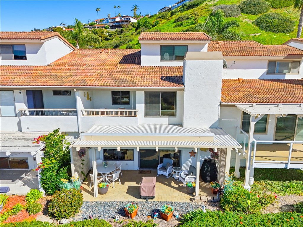 102 #C Calle Patricia