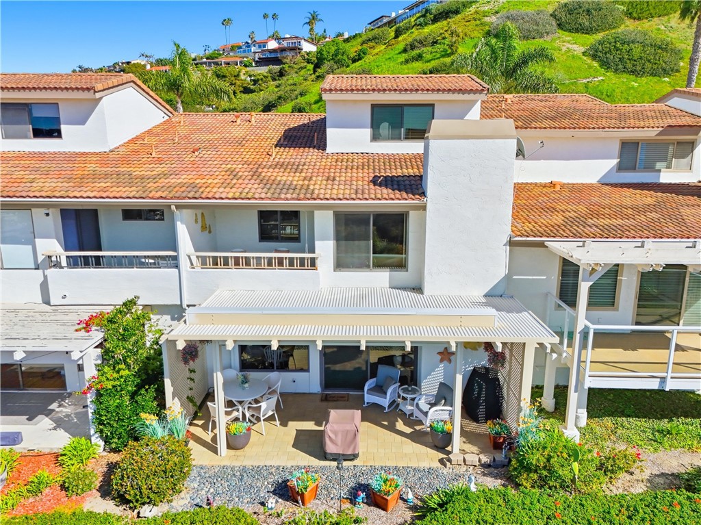 102 #C Calle Patricia