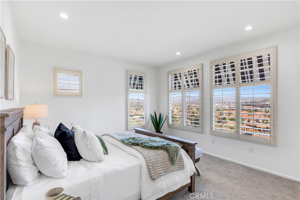 25442 Sea Bluffs 204