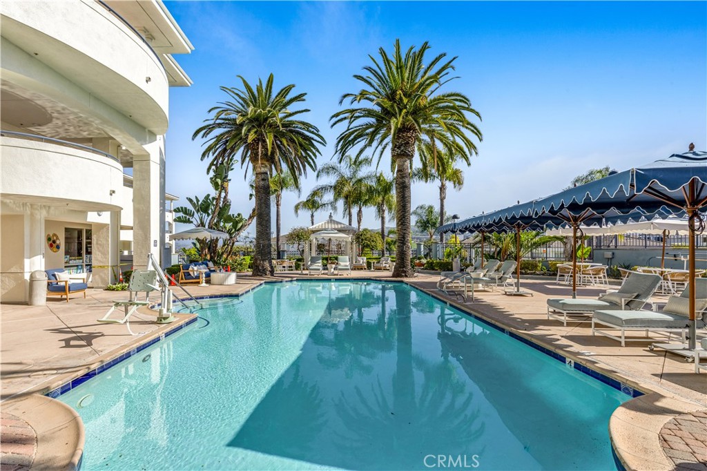 25442 Sea Bluffs 204