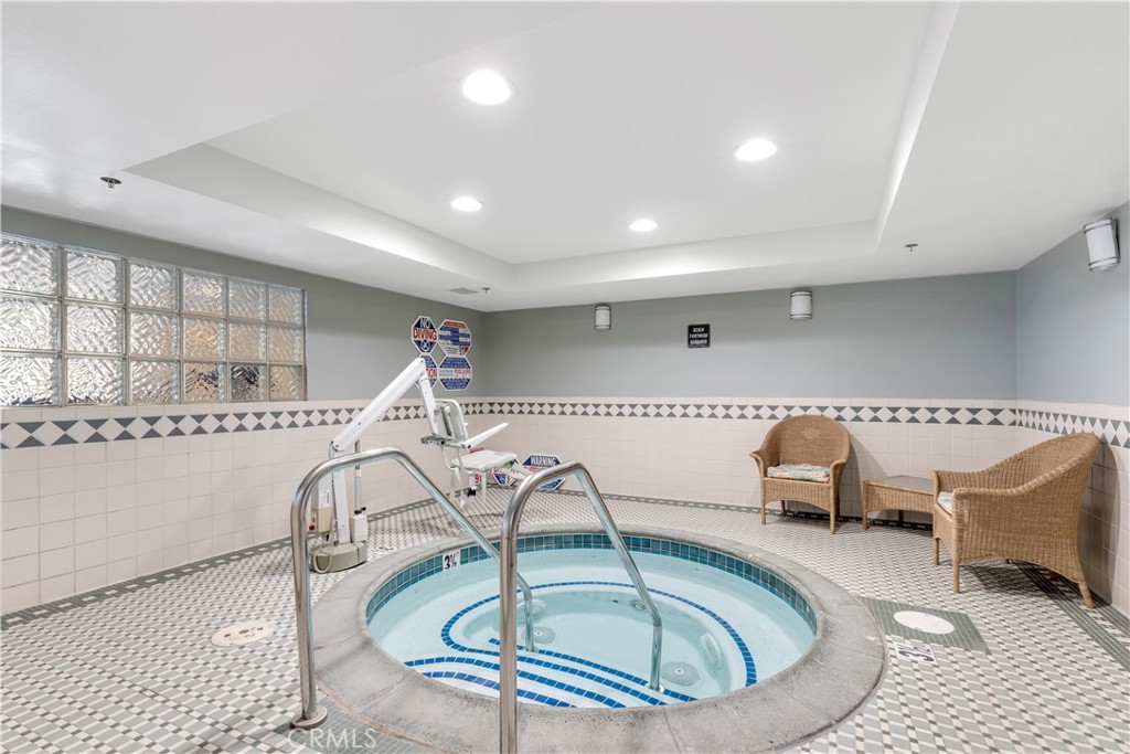 25442 Sea Bluffs 204