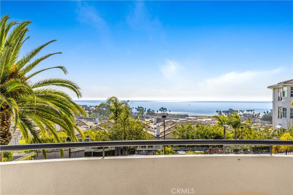25442 Sea Bluffs 204
