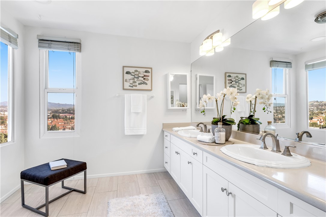 25442 Sea Bluffs 204