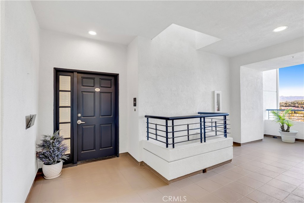 25442 Sea Bluffs 204