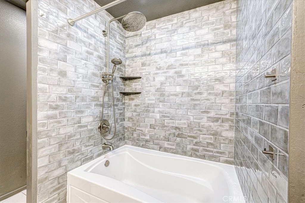 18 Kenilworth Lane 150