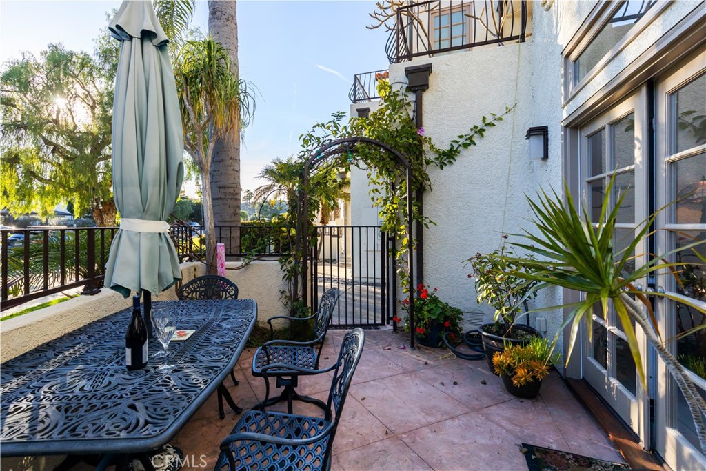 24421 Santa Clara Avenue