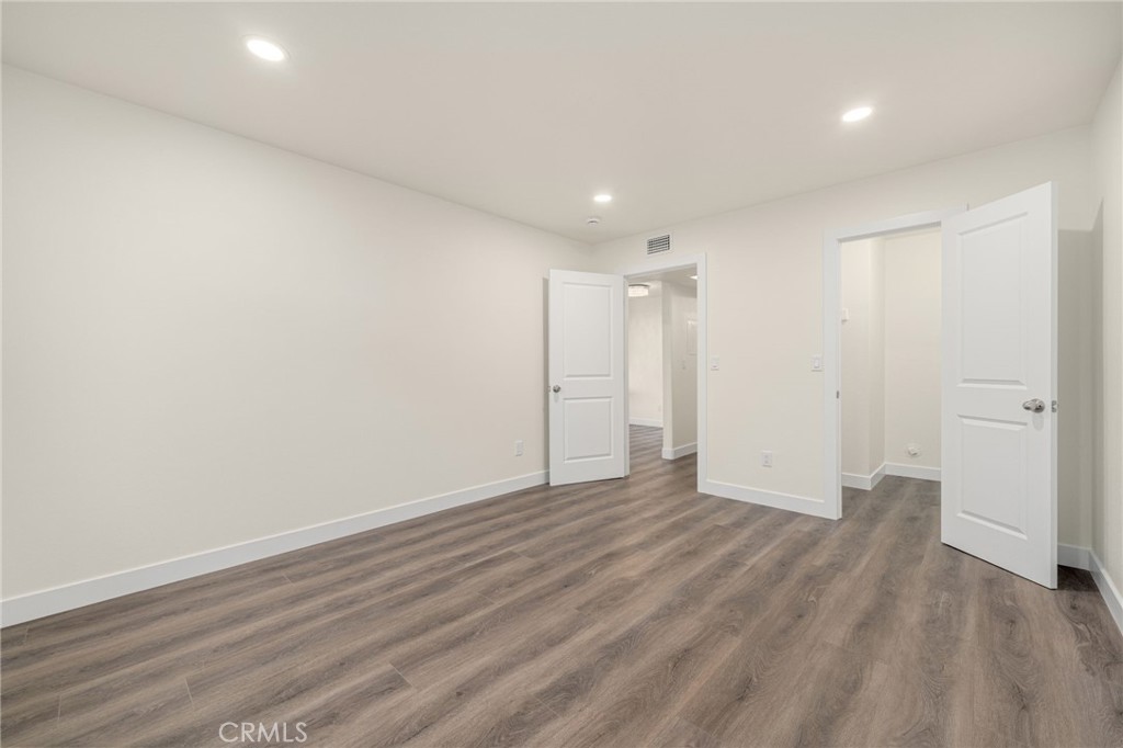 1101 W Macarthur 195