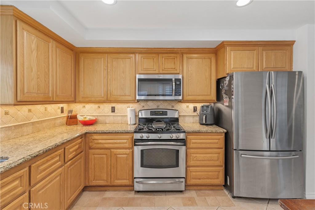 809 Rock Ridge Court