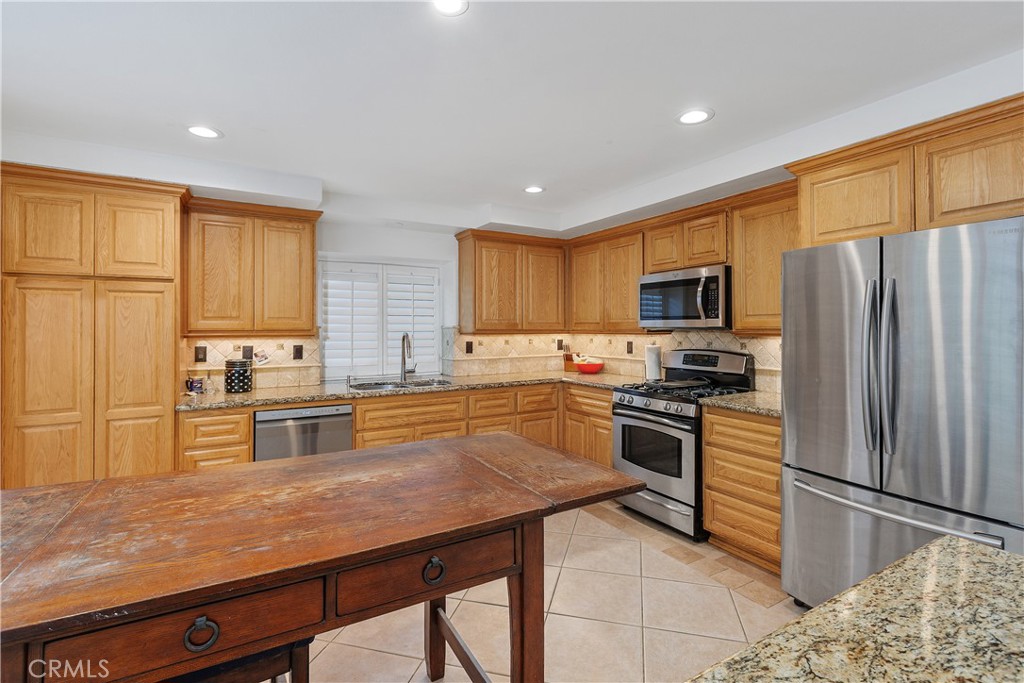 809 Rock Ridge Court