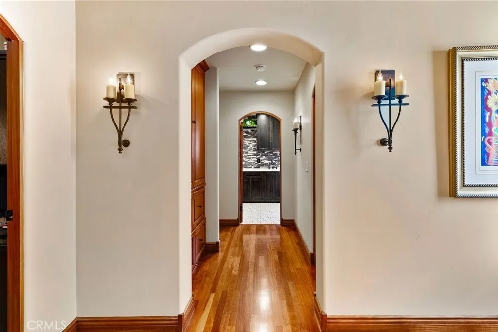 158 Santa Ana Avenue