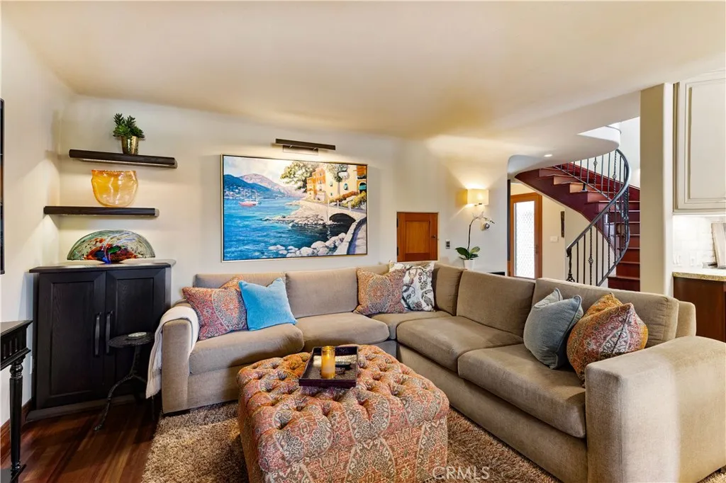 158 Santa Ana Avenue