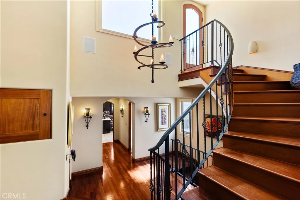 158 Santa Ana Avenue